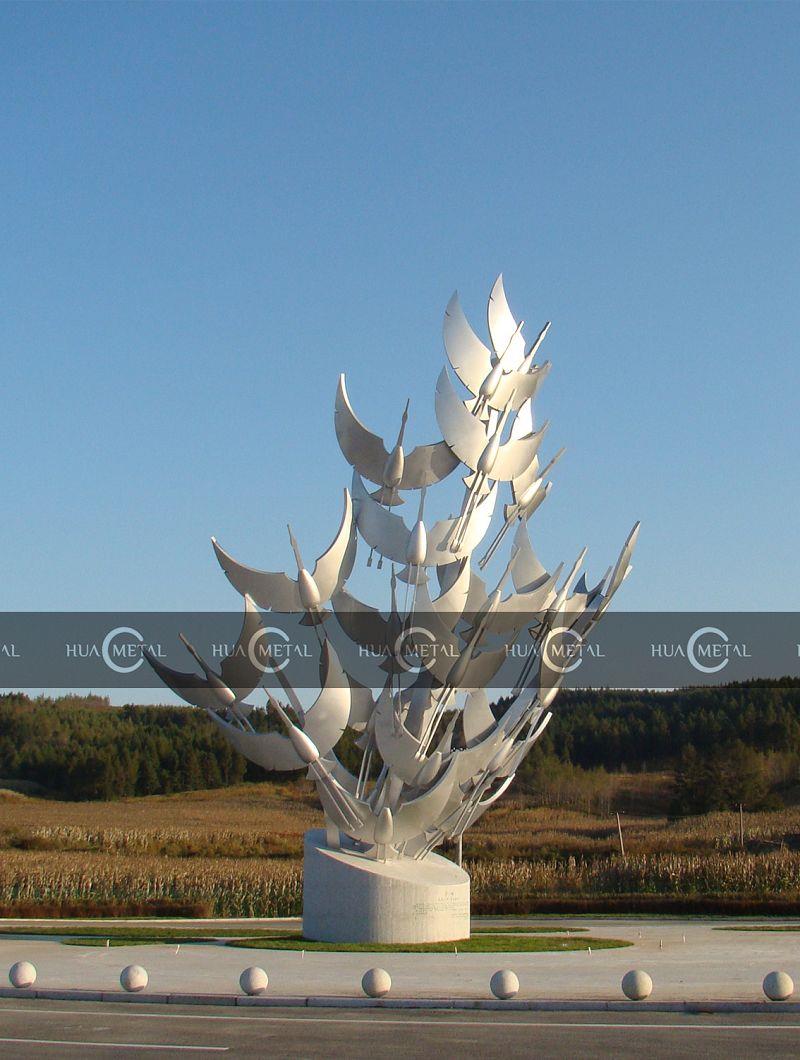 1 Hairline-stainless-steel-sculptures-urban-statue-for-city-factory-beijing