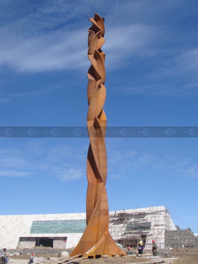 Rzeźba ze stali węglowej