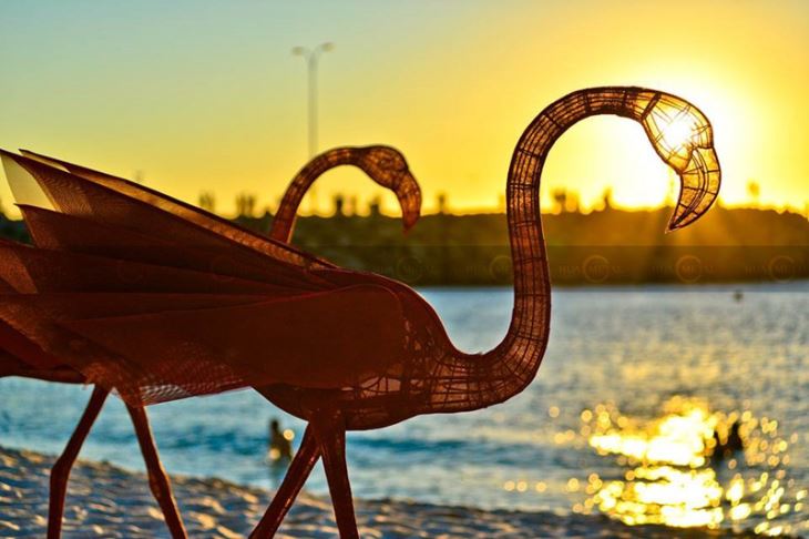 coated-red-color-stainless-steel-mesh-Flamingo-sculpture-statue-Wendi Zhang-Sculpturebythe sea Australia